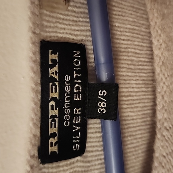 Cashmere sweater - Picture 3 of 3